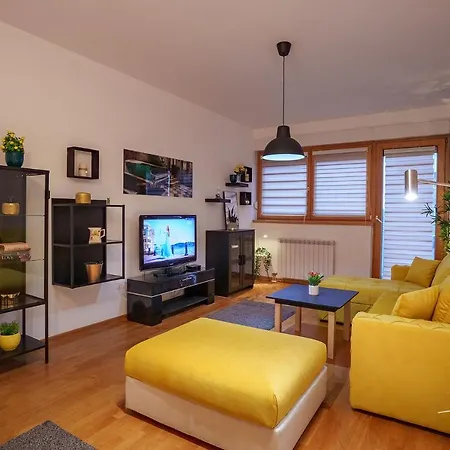 Yellow Lux Apartment