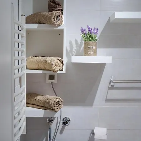 Yellow Lux * Belgrád