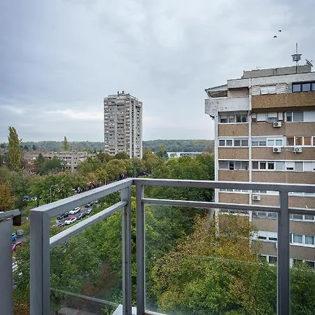 Yellow Lux * Belgrád