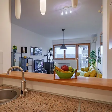 Yellow Lux Apartman *