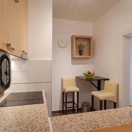 Apartment Yellow Lux